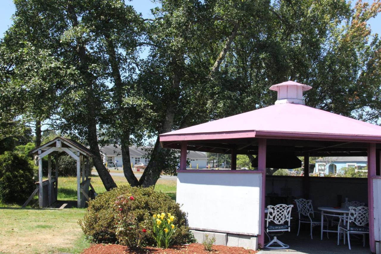 Mariners Cove Inn Уестпорт Екстериор снимка