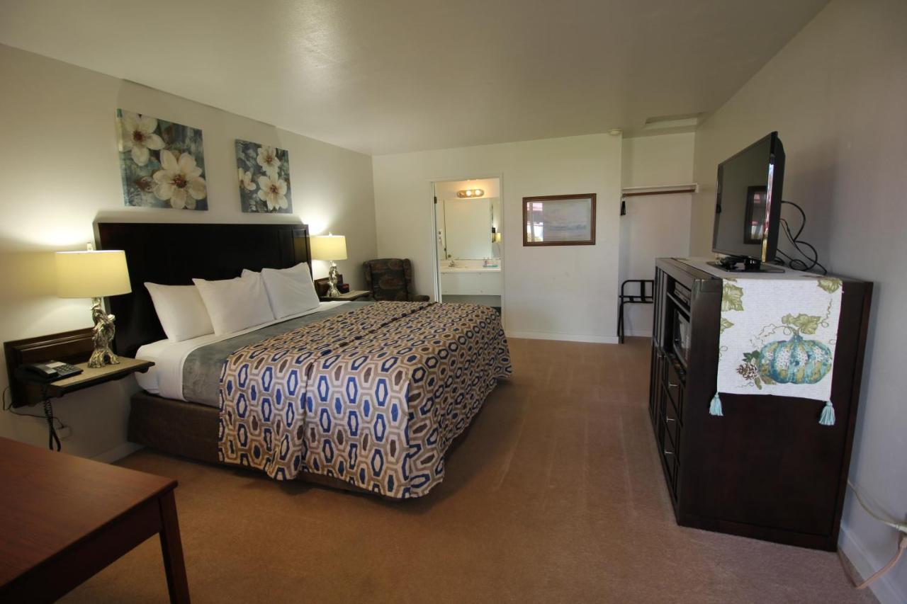 Mariners Cove Inn Уестпорт Екстериор снимка