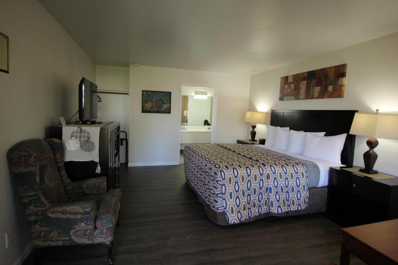 Mariners Cove Inn Уестпорт Екстериор снимка