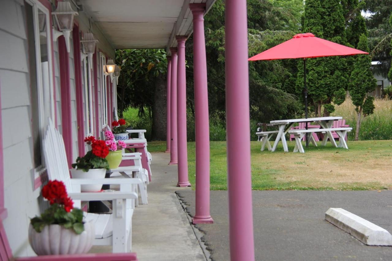 Mariners Cove Inn Уестпорт Екстериор снимка