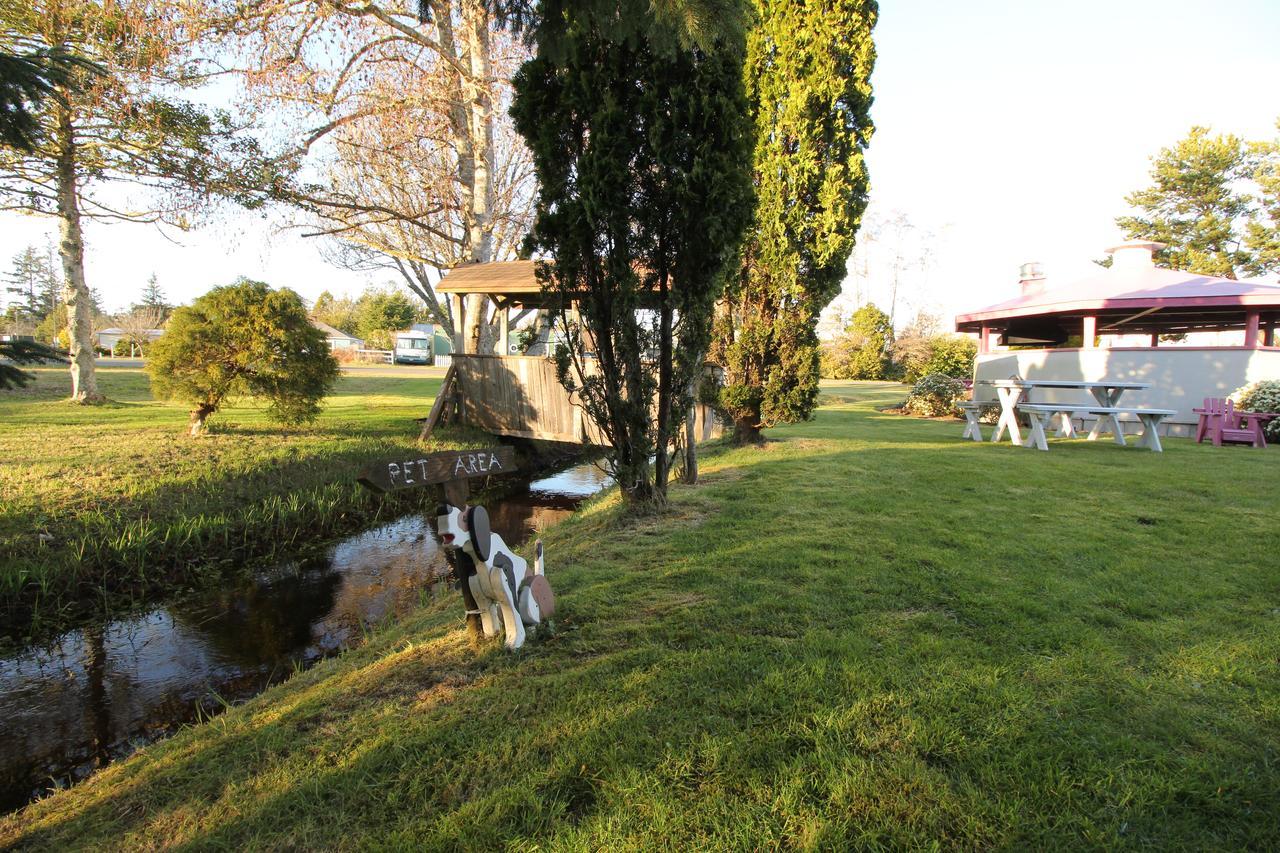Mariners Cove Inn Уестпорт Екстериор снимка