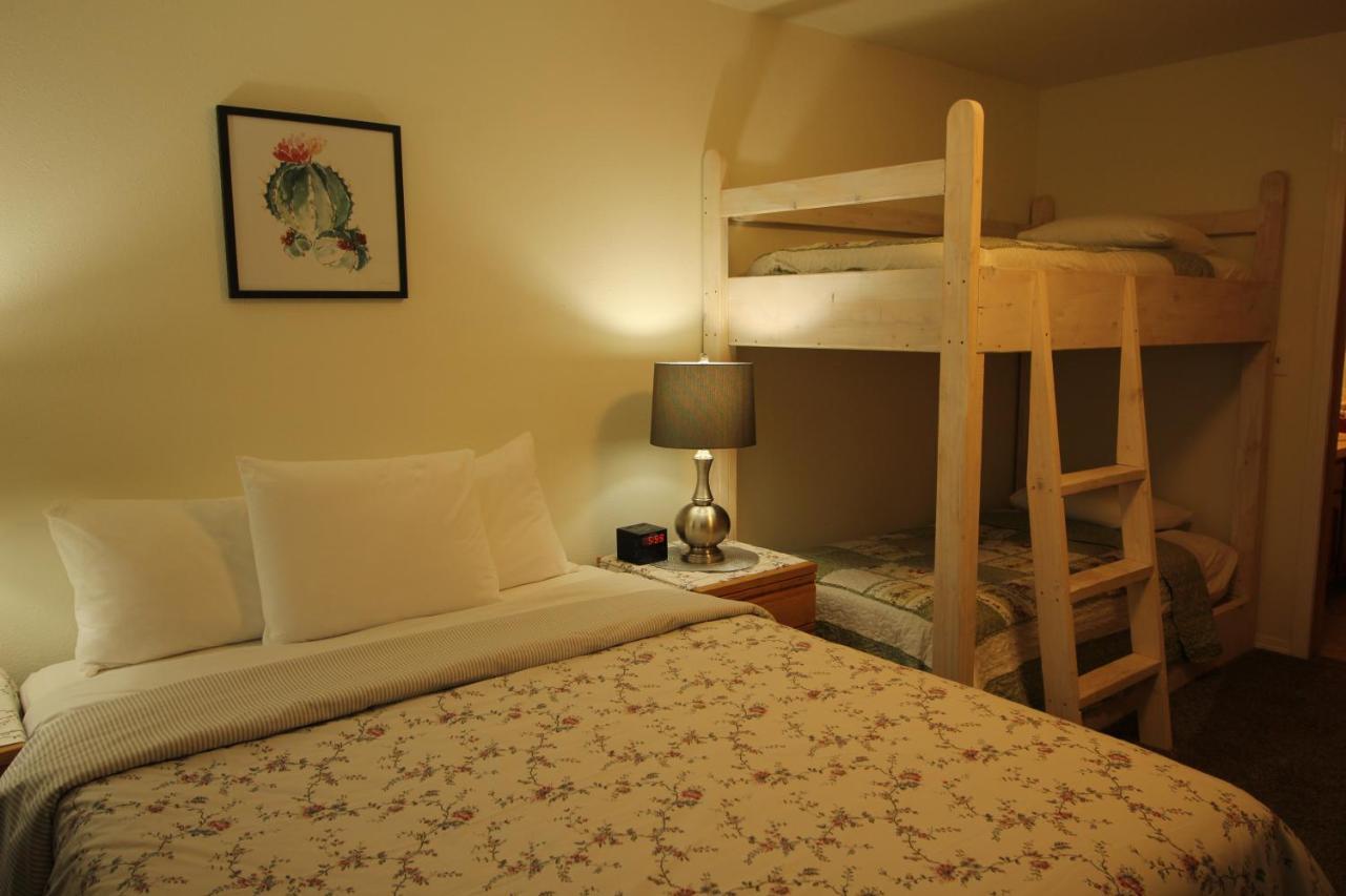Mariners Cove Inn Уестпорт Екстериор снимка