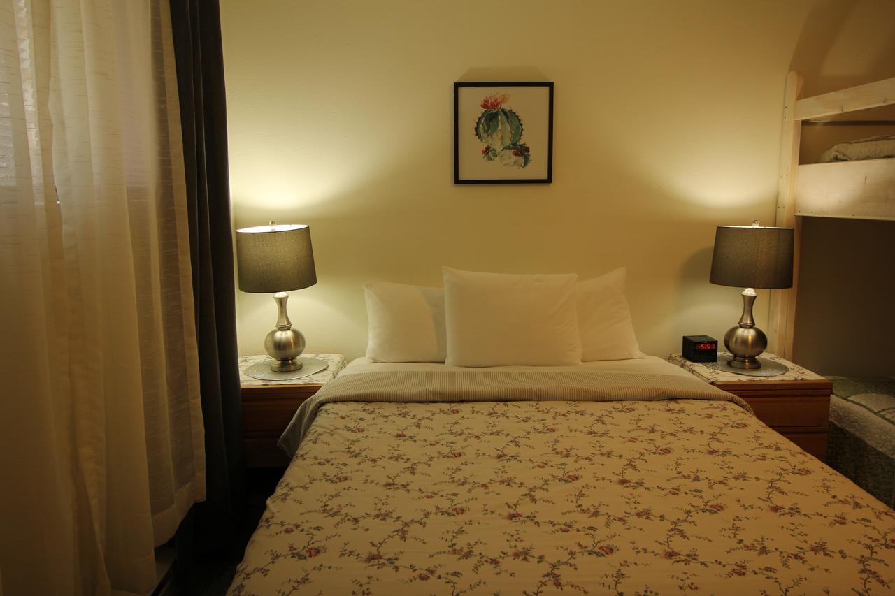 Mariners Cove Inn Уестпорт Екстериор снимка